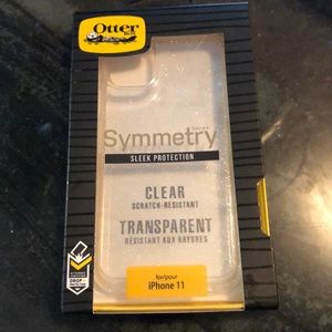 Otter box iPhone 11 symmetry